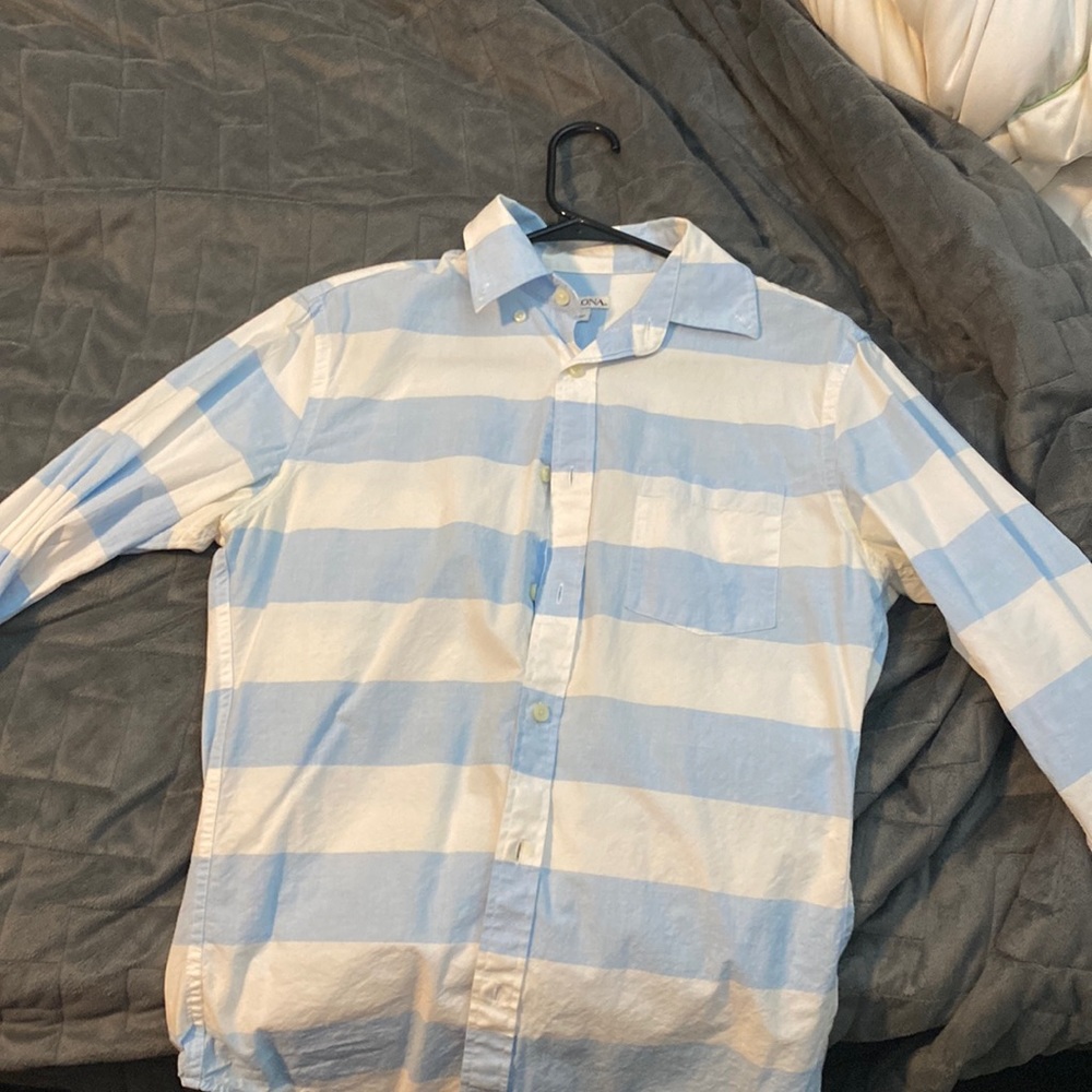 Men’s casual button down shirt
